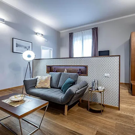 Πανσιόν Antico Centro 4*